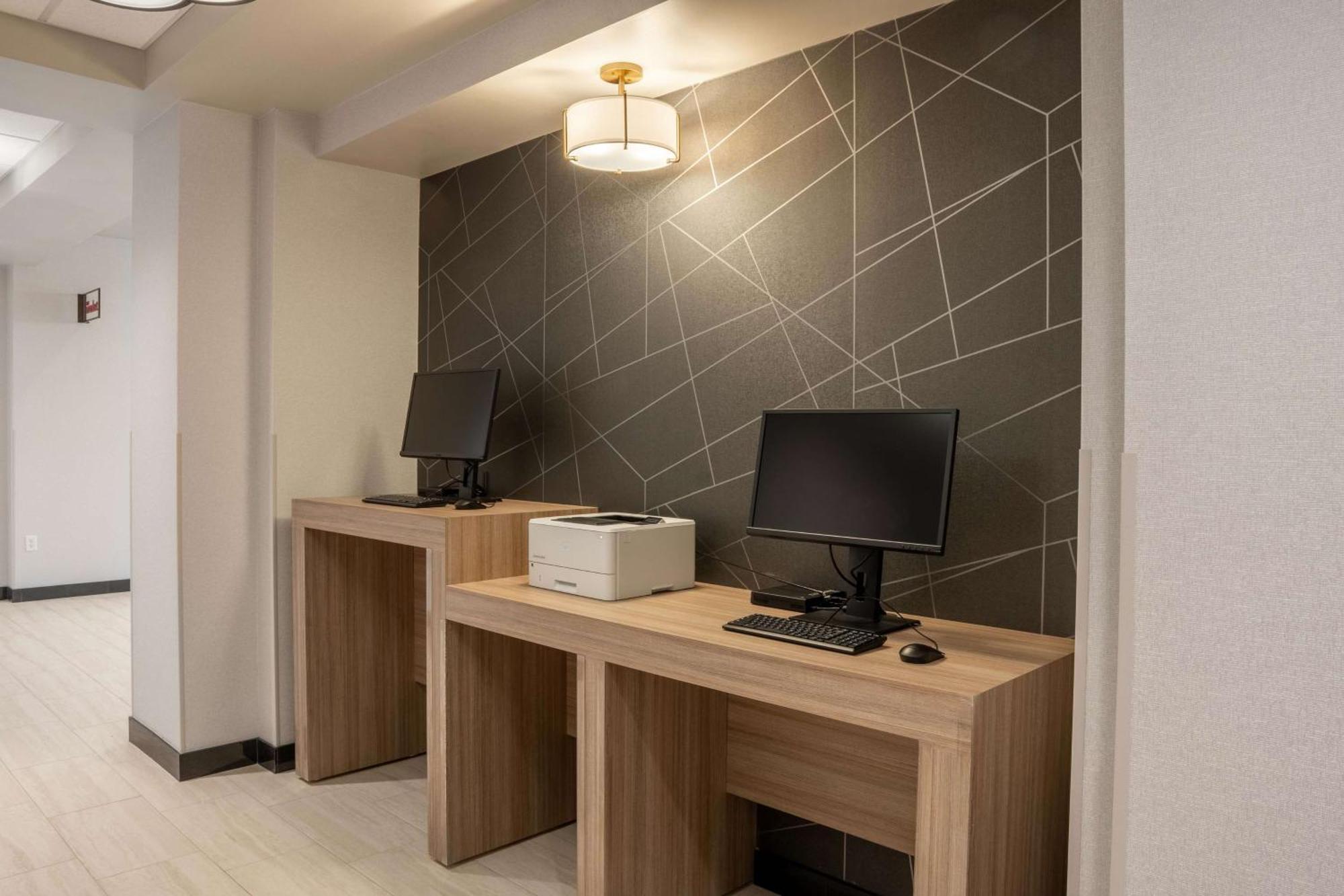 Drury Plaza Hotel محطة كوليج المظهر الخارجي الصورة