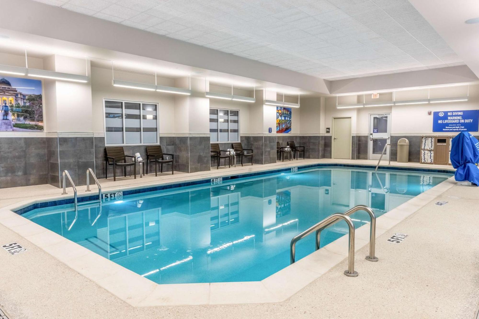 Drury Plaza Hotel محطة كوليج المظهر الخارجي الصورة